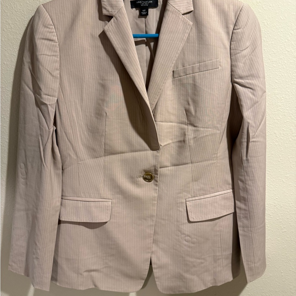 Ann Taylor 87% Virgin Wool Tan Blazer Classic Suit Jacket